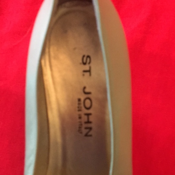 St. John classic Heels